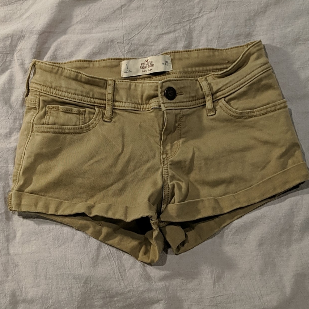 Hollister khaki shorts